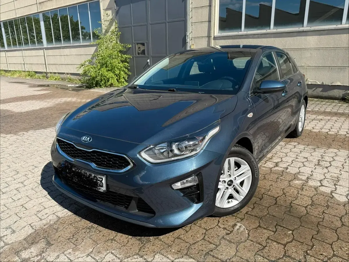 Gebraucht Kia Ceed Edition 7 99 PS (72 kW) 2018 Blau Kleinwagen