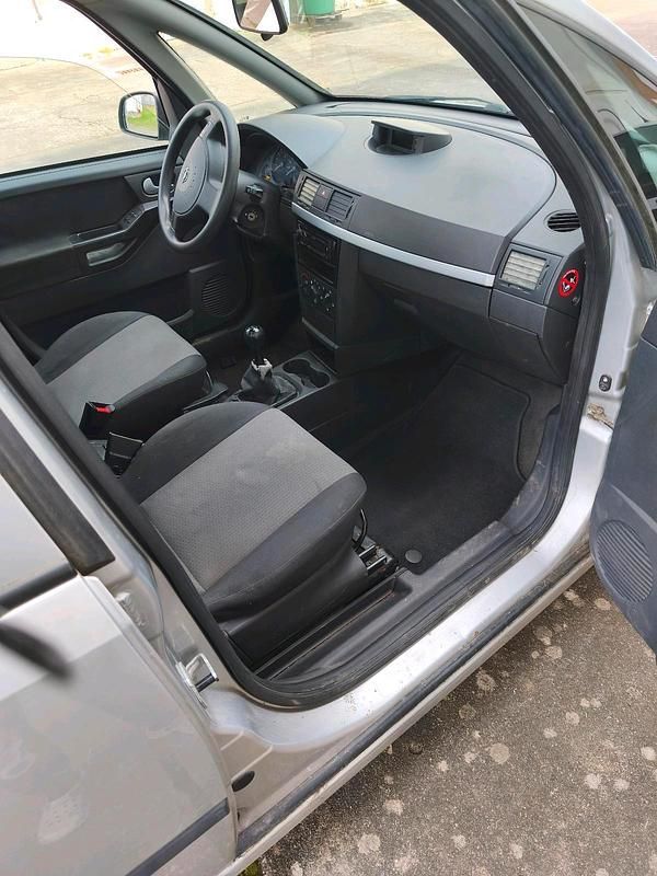 Gebraucht Opel Corsa 87 PS (63 kW) 2004 Silber Kleinwagen