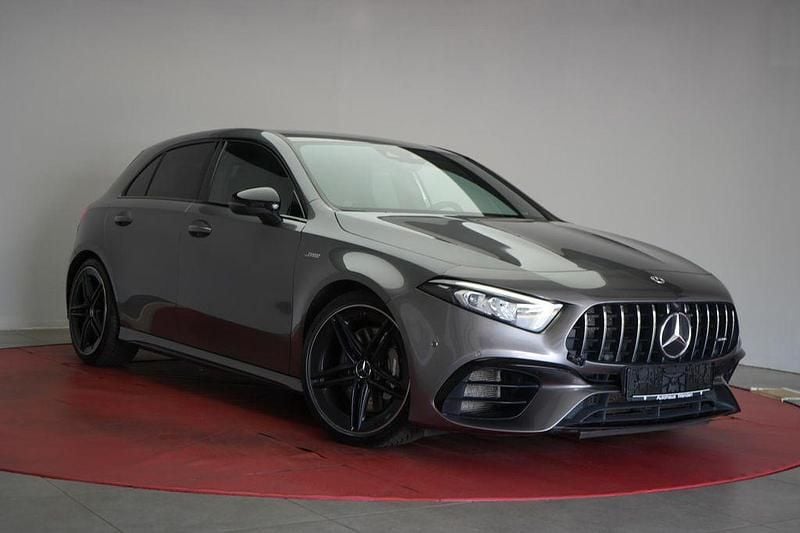 Mountaingrau Gebraucht 2021 Mercedes A45 AMG AMG Limousine | 38.490 € (Fairer Preis) - Bild 1/4