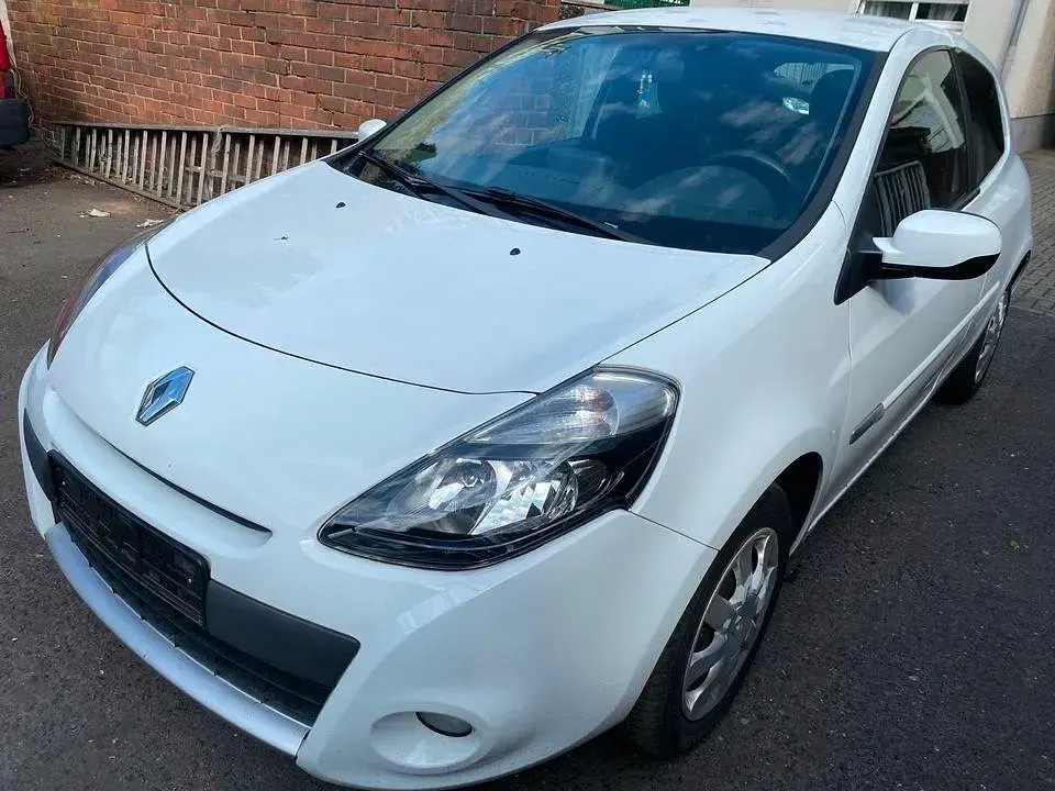 Gebraucht Renault Clio 75 PS (55 kW) 2011 Weiß Kleinwagen