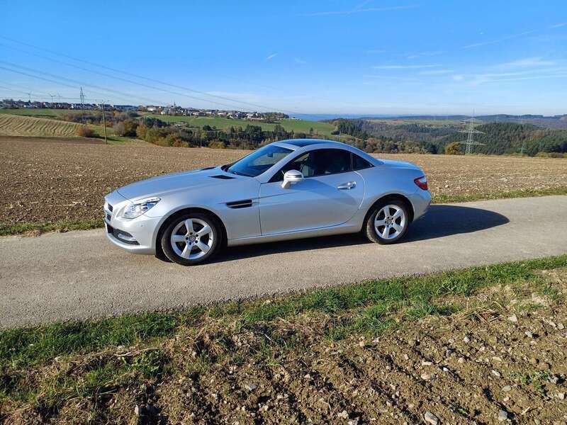 Grau Gebraucht 2013 Mercedes SLK200 Cabrio | 17.200 € (Guter Preis) - Bild 1/3
