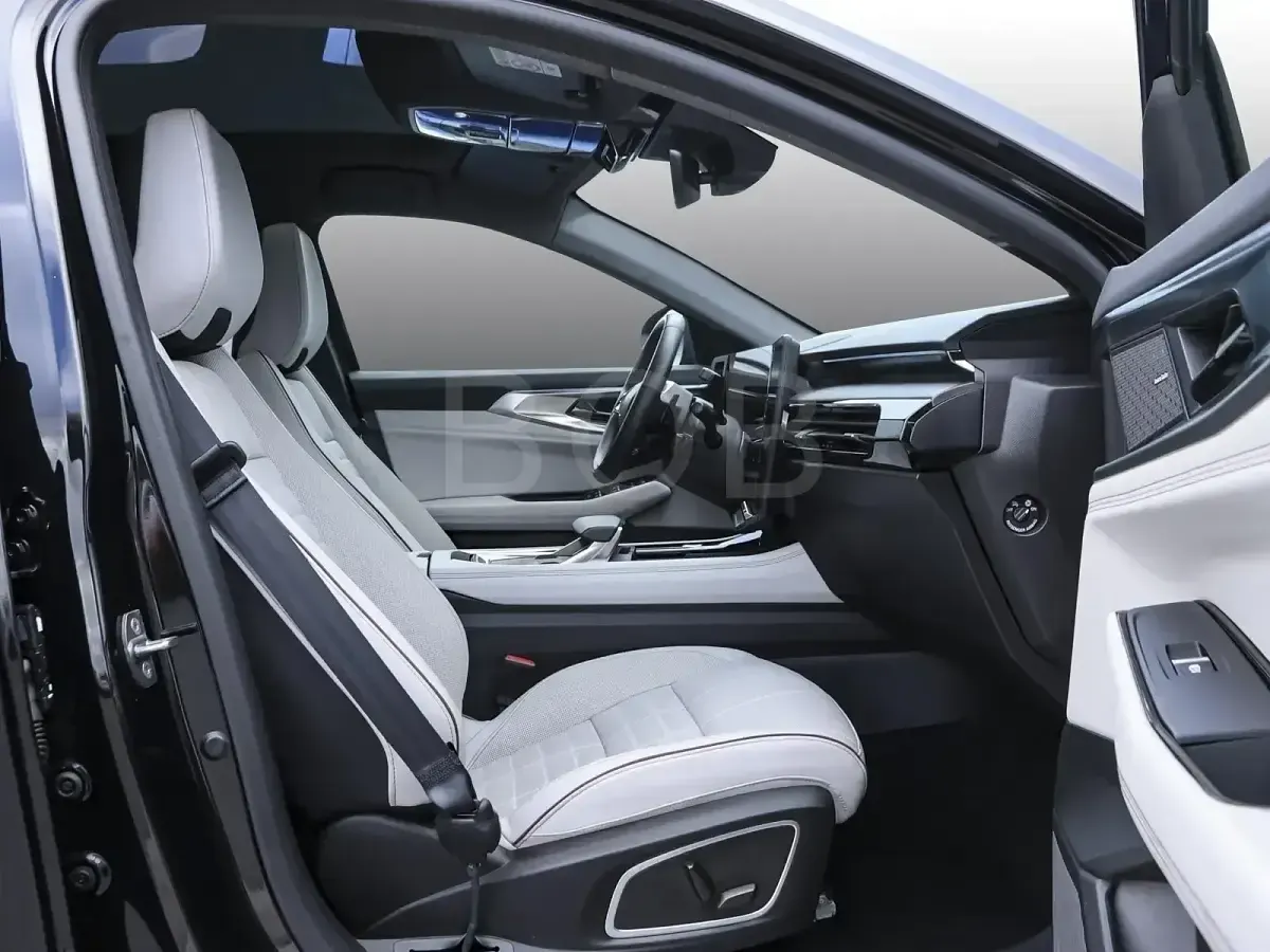 Gebraucht Renault Espace Iconic 131 PS (96 kW) 2025 Schwarz SUV