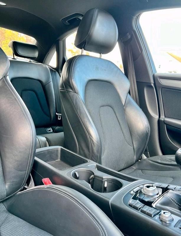 Grau Gebraucht 2015 Audi A4 S-Line Limousine | 9.999 € (Superpreis) - Bild 1/4