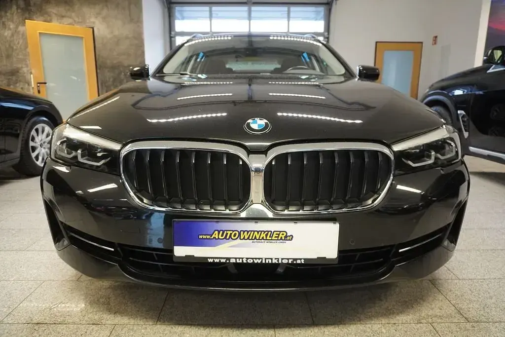 Gebraucht BMW 520 190 PS (139 kW) 2022 Schwarz Limousine