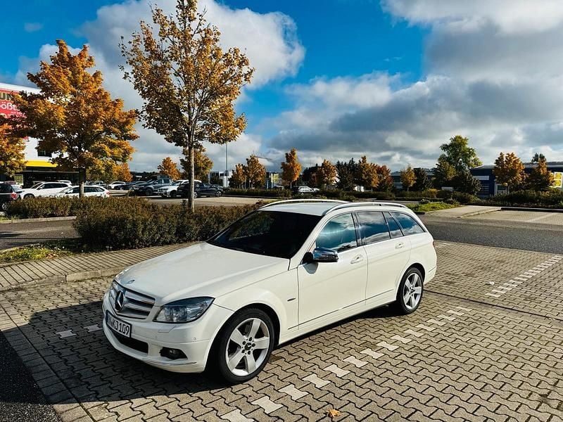 Weiß Gebraucht 2010 Mercedes C350 Kombi | 7.800 € (Fairer Preis) - Bild 1/4