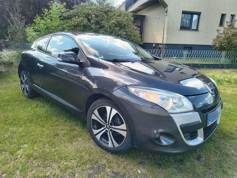 Schwarz Gebraucht 2012 Renault Mégane Coupé Bose Edition Coupé | 5.900 € (Fairer Preis) - Bild 1/4
