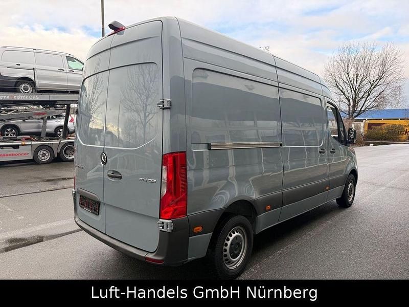 Gebraucht Mercedes Sprinter 143 PS (105 kW) 2019 Grau Van