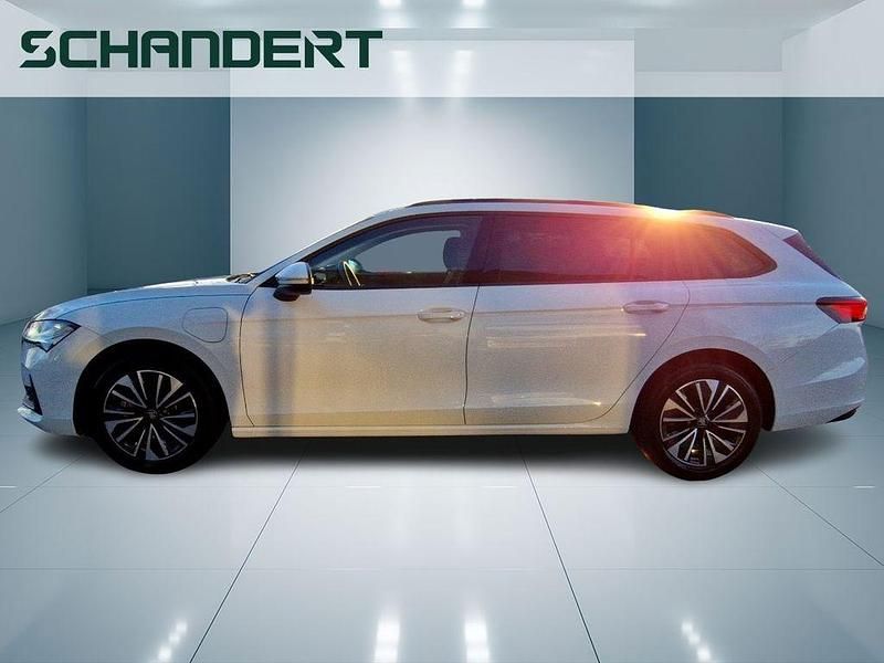 Gebraucht Skoda Superb Selection 204 PS (150 kW) 2025 Purity weiss Kombi