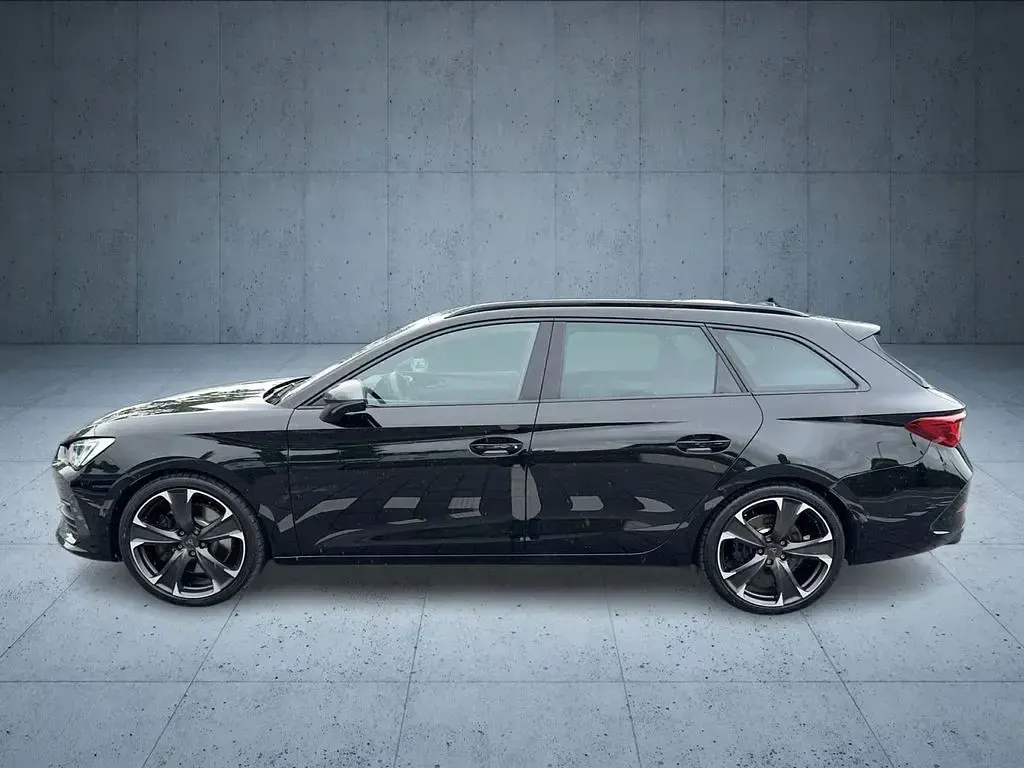 Używany Cupra Leon VZ 310 KM (228 kW) 2024 Czarny Kombi