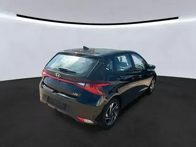 Gebraucht Hyundai i20 Trend 101 PS (74 kW) 2023 Schwarz Kleinwagen