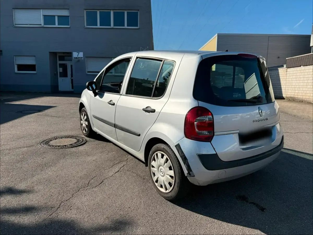 Usata Renault Modus 75 CV (55 kW) 2009 Argento Monovolume