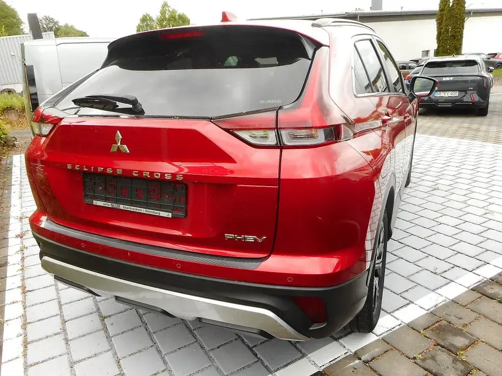 Używany Mitsubishi Eclipse Cross Plus 98 KM (72 kW) 2022 Czerwony SUV