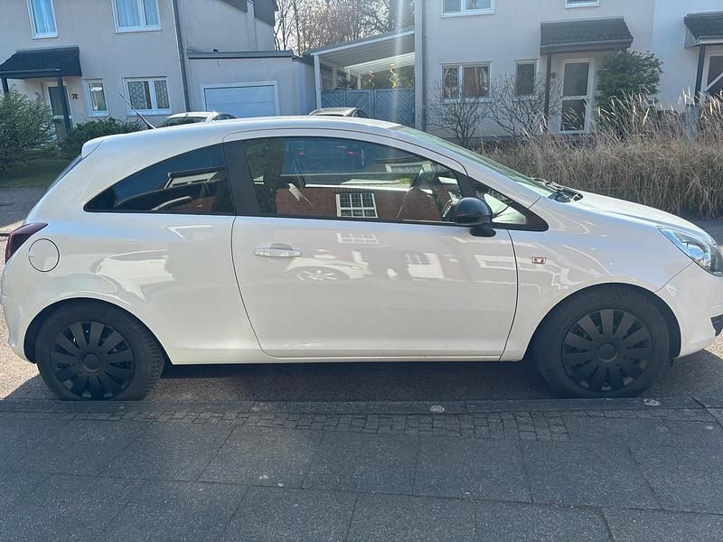 Gebraucht Opel Corsa 101 PS (74 kW) 2010 Weiß Kleinwagen