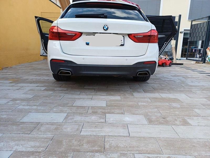 Weiß Gebraucht 2017 BMW 530 Shadowline Kombi | 16.700 € (Superpreis) - Bild 1/4