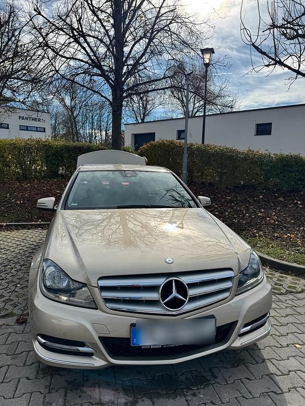 Gebraucht Mercedes C220 170 PS (125 kW) 2011 Gelb Limousine