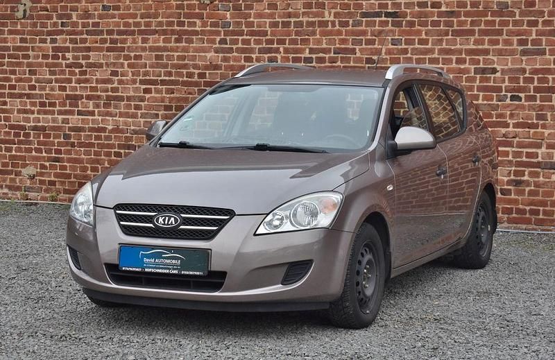 Braun Gebraucht 2008 Kia Ceed Kleinwagen | 990 € (Fairer Preis) - Bild 1/4