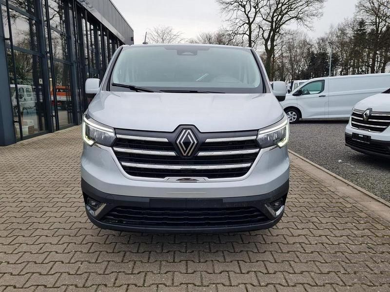 Gebraucht Renault Trafic Equilibre 150 PS (110 kW) 2024 Highland grey (grau) Van / Kleinbus
