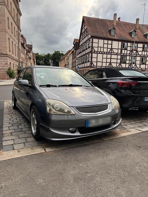 Grau Gebraucht 2004 Honda Civic Kleinwagen | 2.800 € - Bild 1/4