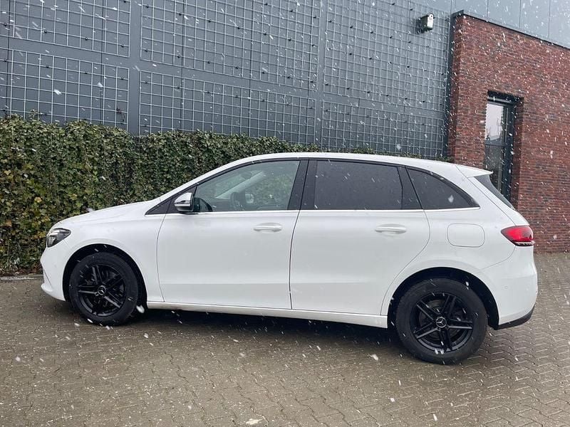 Gebraucht Mercedes B200 150 PS (110 kW) 2021 Weiß Van / Kleinbus