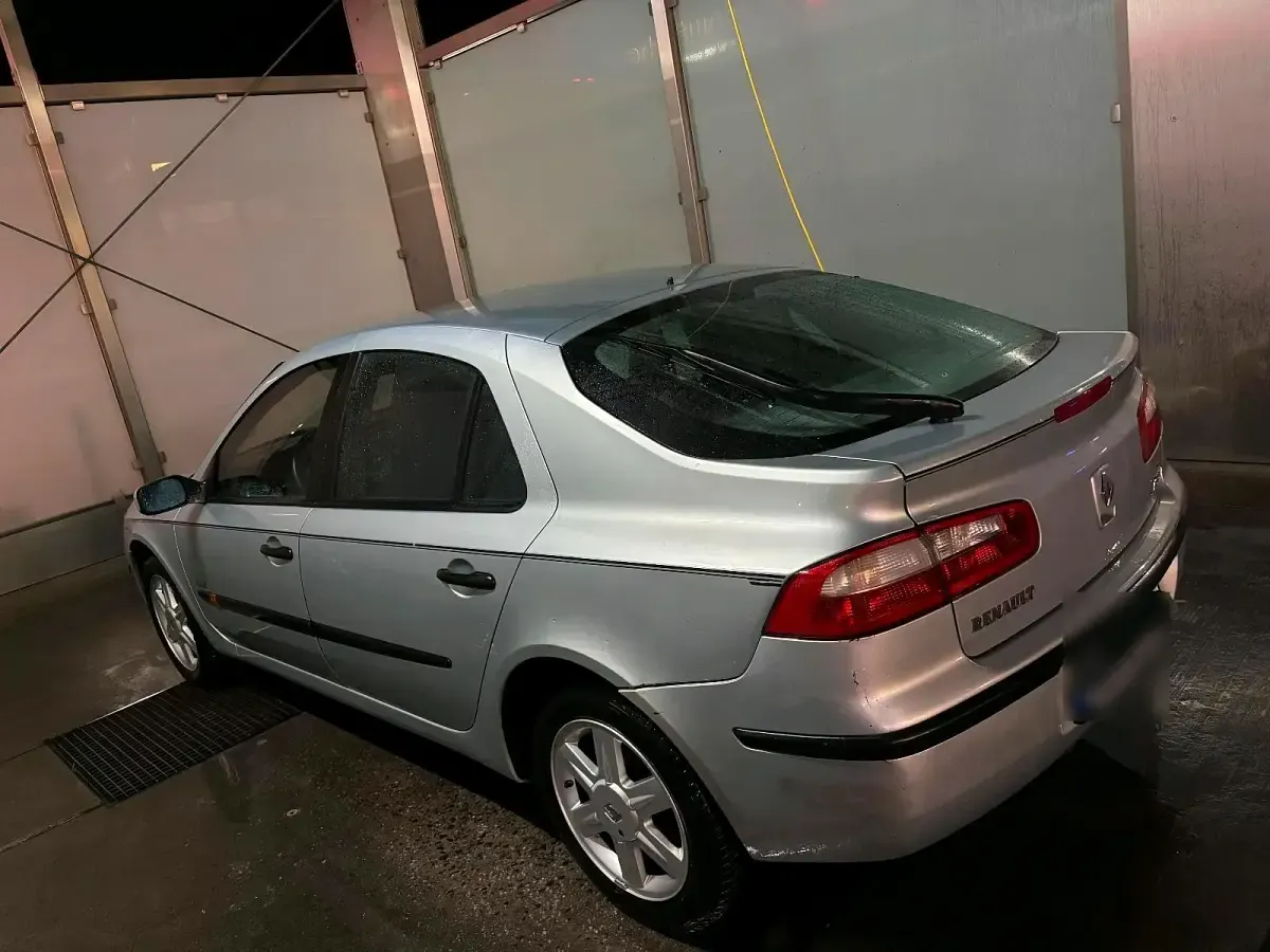 Gebraucht Renault Laguna II 107 PS (78 kW) 2002 Grau Limousine
