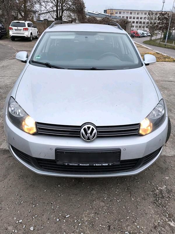 Gebraucht VW Golf VI 122 PS (89 kW) 2011 Silber Kleinwagen