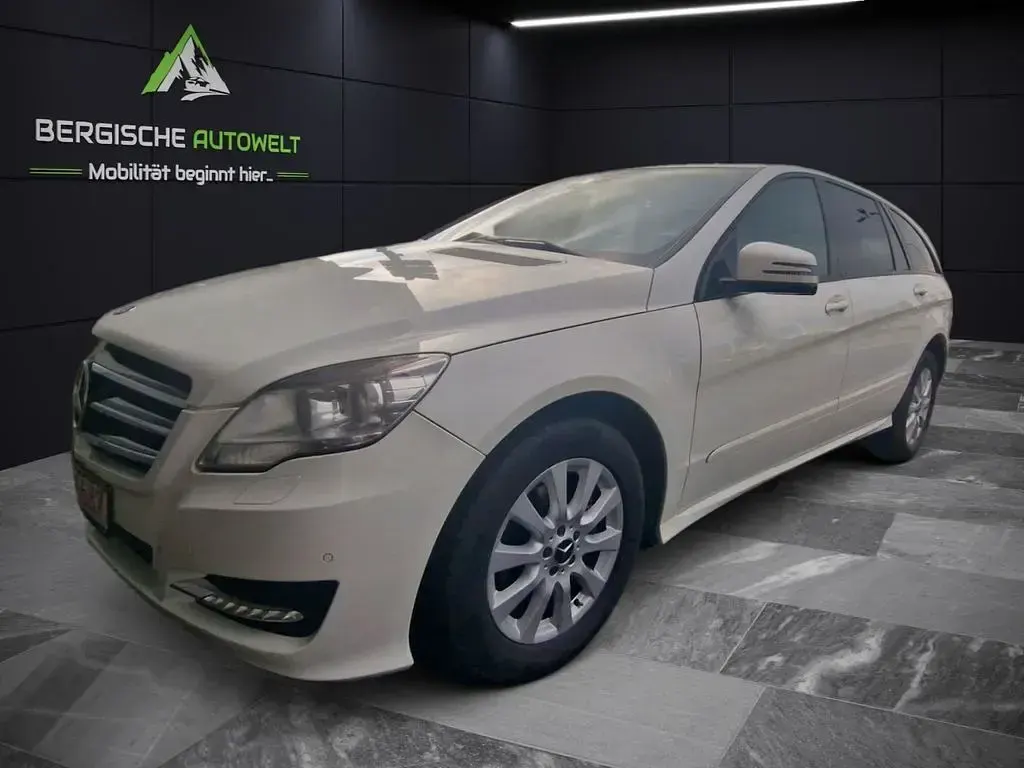 Gebraucht Mercedes R350 265 PS (194 kW) 2011 Calcitweiss Van / Kleinbus