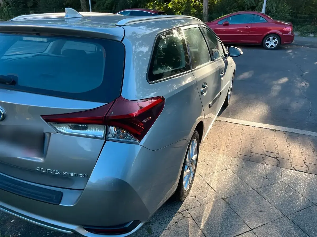 Gebraucht Toyota Auris Hybrid Edition-S 99 PS (72 kW) 2016 Silber Kombi