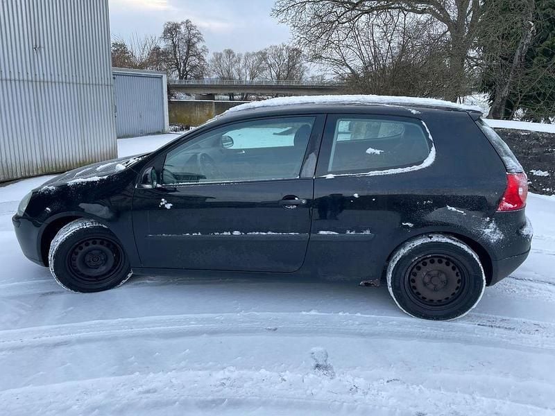 Schwarz Gebraucht 2005 VW Golf Trendline Limousine | 600 € (Superpreis) - Bild 1/4