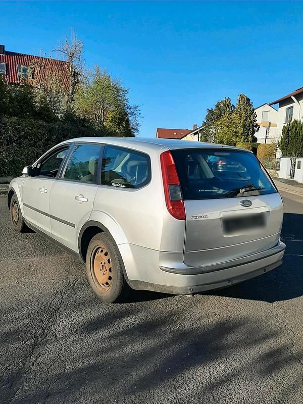 Second-hand Ford Focus 101 CP (74 kW) 2004 Argintiu Break