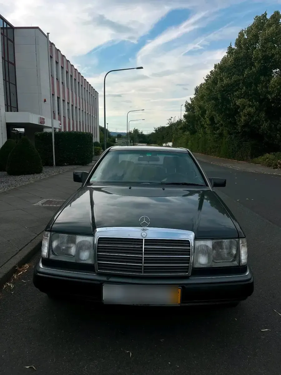 Gebraucht Mercedes 300 180 PS (132 kW) 1991 Schwarz Coupé