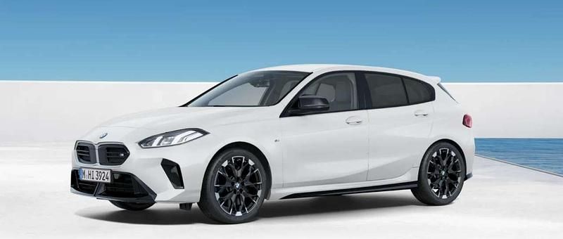 Neu BMW 135 300 PS (220 kW) 2026 Alpinweiß uni Kleinwagen