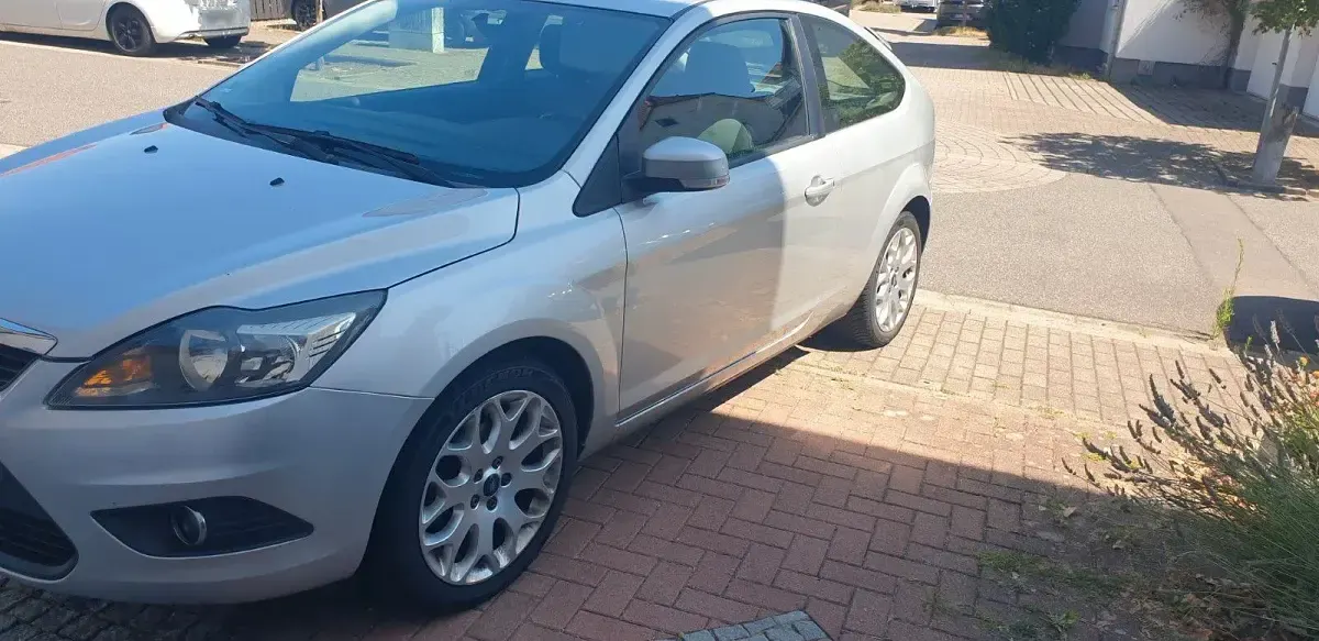 Gebraucht Ford Focus Sport 101 PS (74 kW) 2009 Silber Limousine