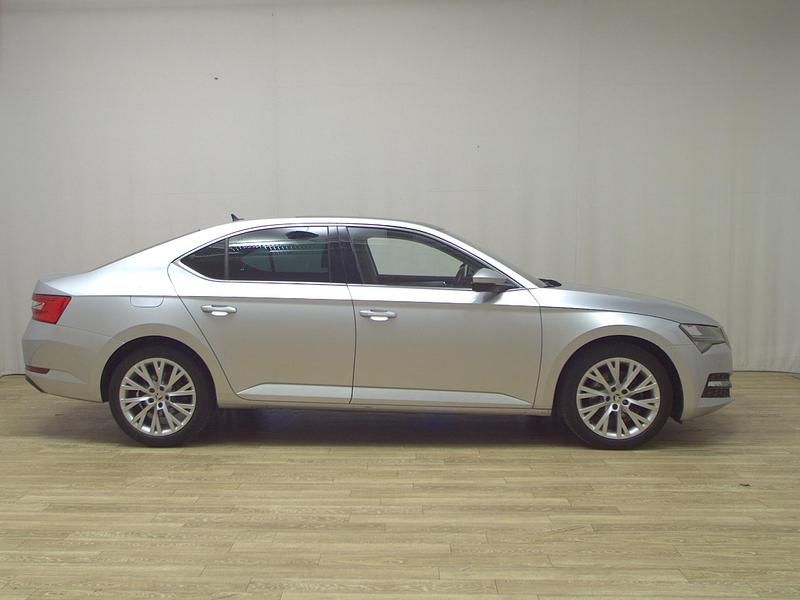 Gebraucht Skoda Superb Ambition 150 PS (110 kW) 2021 Silber Limousine
