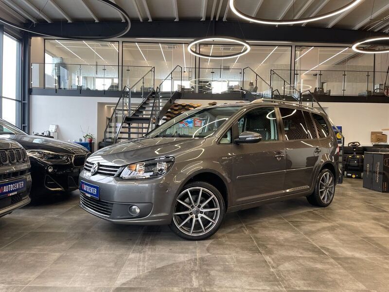 Grau Gebraucht 2013 VW Touran Life Van / Kleinbus | 7.999 € (Superpreis) - Bild 1/4