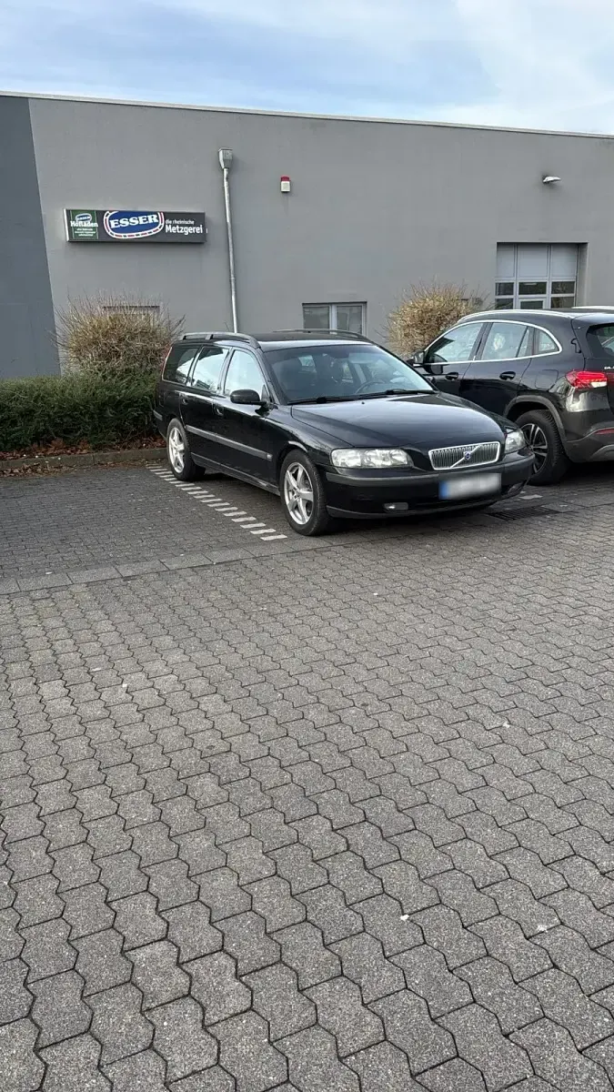 Używany Volvo V70 163 KM (119 kW) 2003 Czarny Kombi