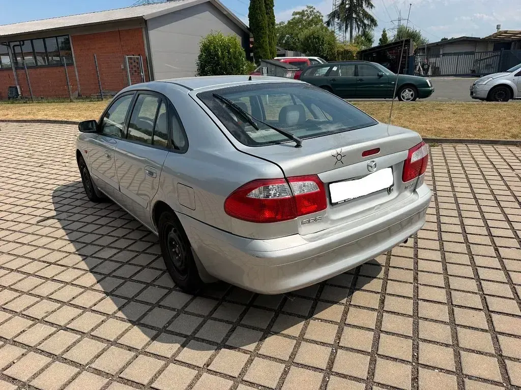 Gebraucht Mazda 626 116 PS (85 kW) 2001 Silber Limousine