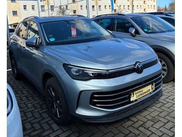 Gebraucht VW Tiguan Elegance 193 PS (141 kW) 2024 Silber SUV