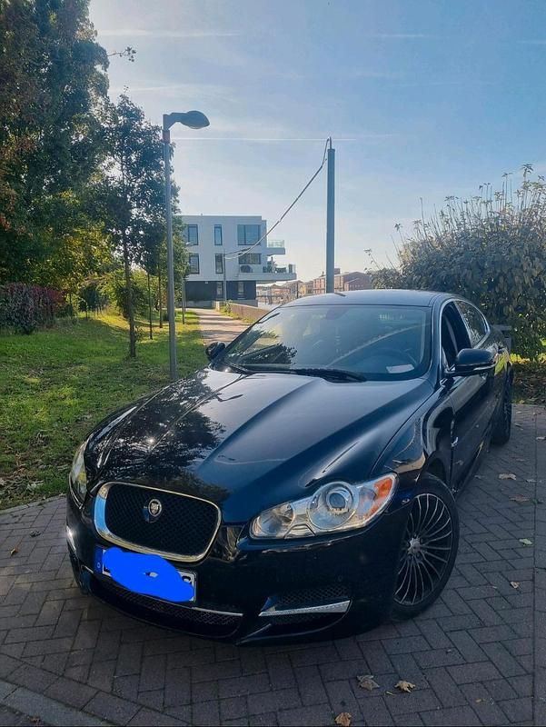 Schwarz Gebraucht 2011 Jaguar XF Limousine | 12.200 € (Etwas zu teuer) - Bild 1/4