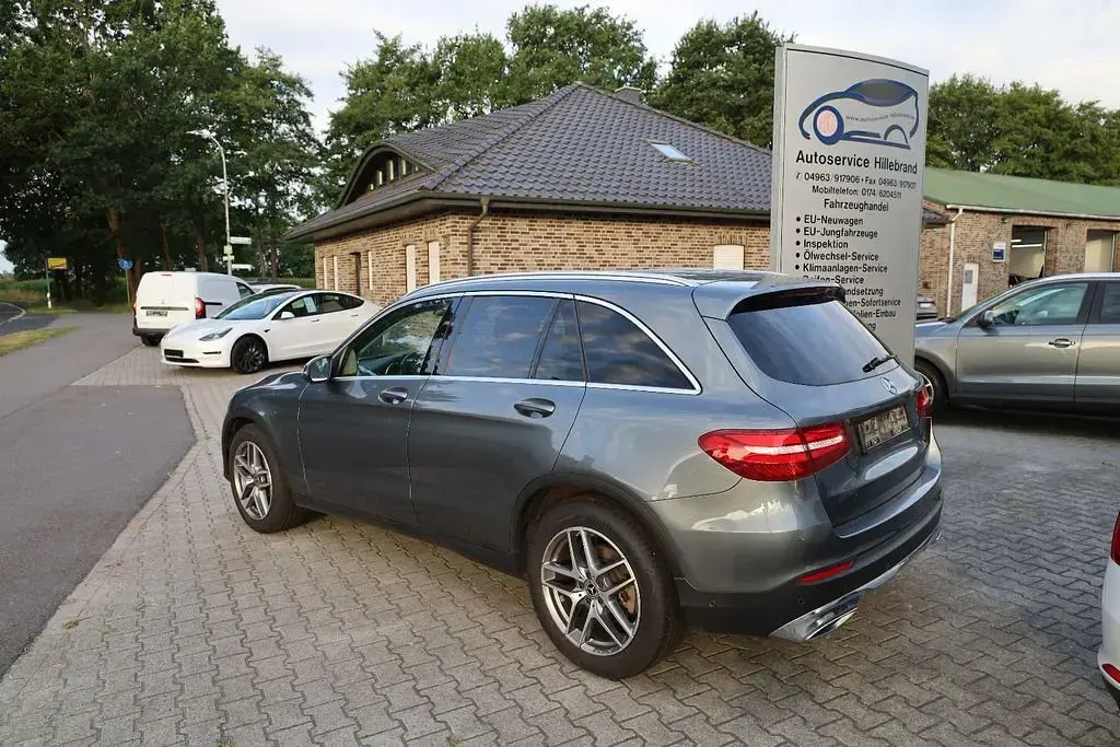 Gebraucht Mercedes GLC250 204 PS (150 kW) 2018 Grau SUV