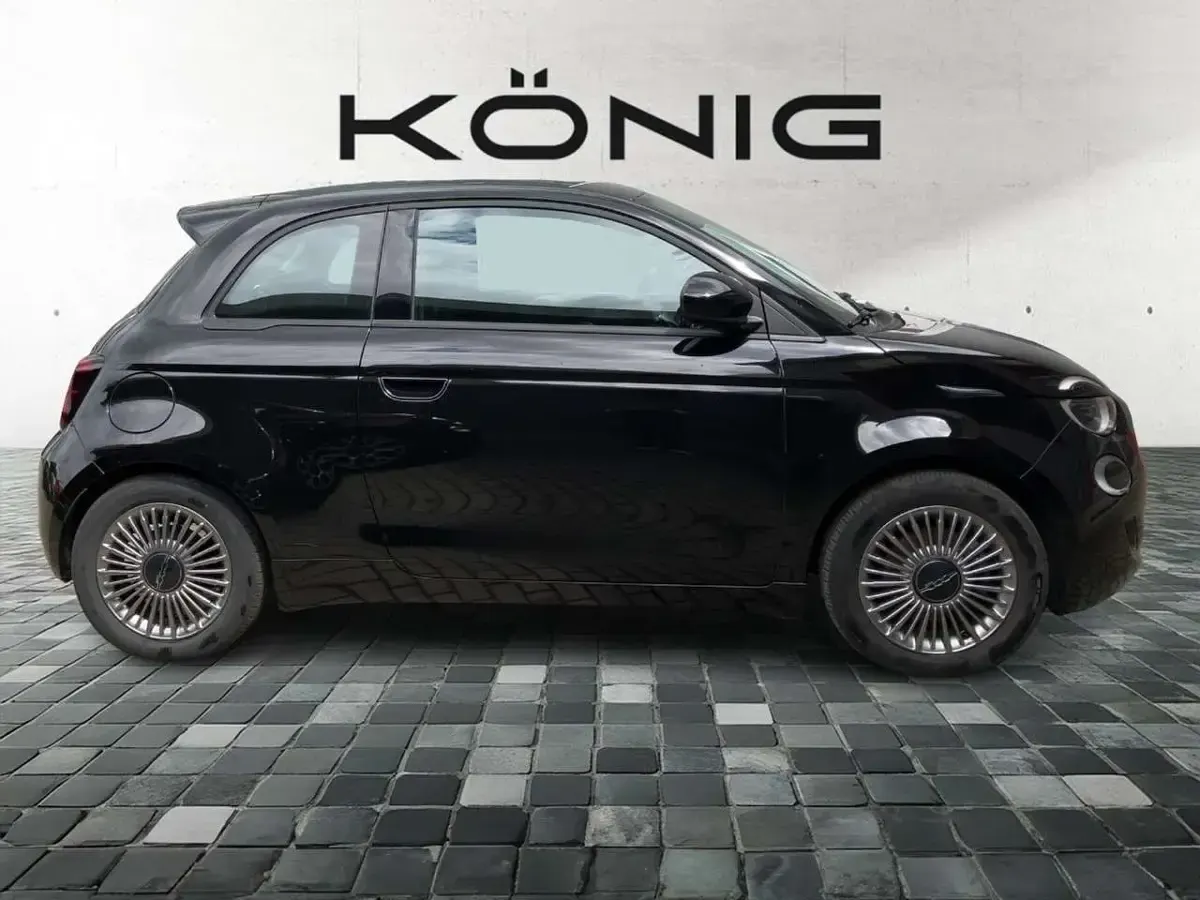 Gebraucht Fiat 500e Basis 86 kW (118 PS) 2023 Onyx schwarz Kleinwagen