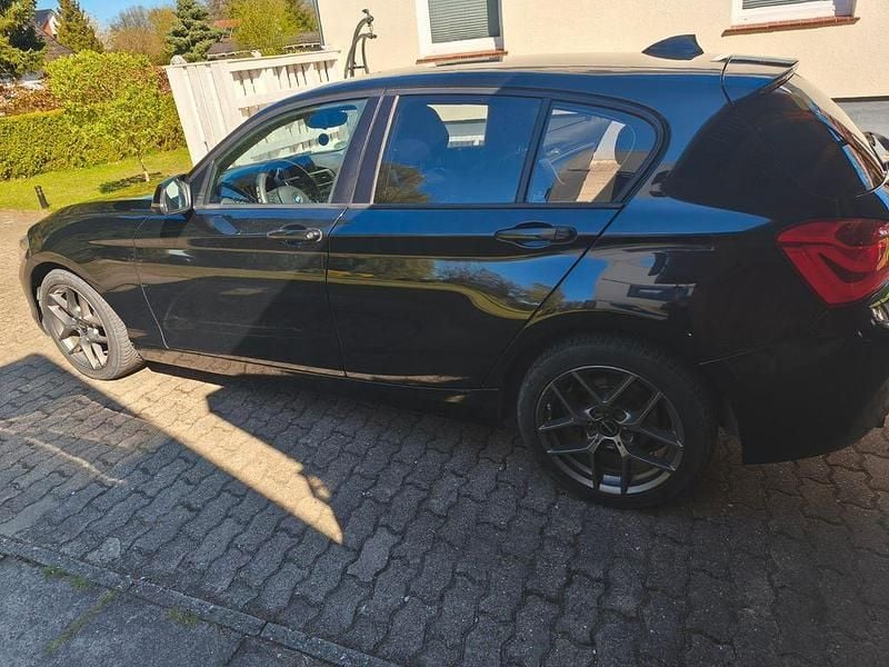 Second-hand BMW 116 109 CP (80 kW) 2017 Negru Hatchback