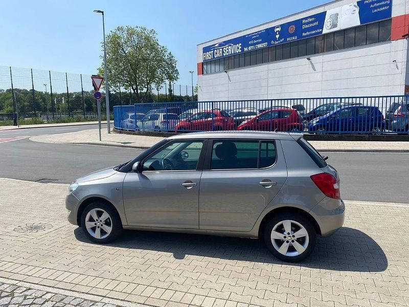 Gebraucht Skoda Fabia Fresh 86 PS (63 kW) 2014 Beige Limousine