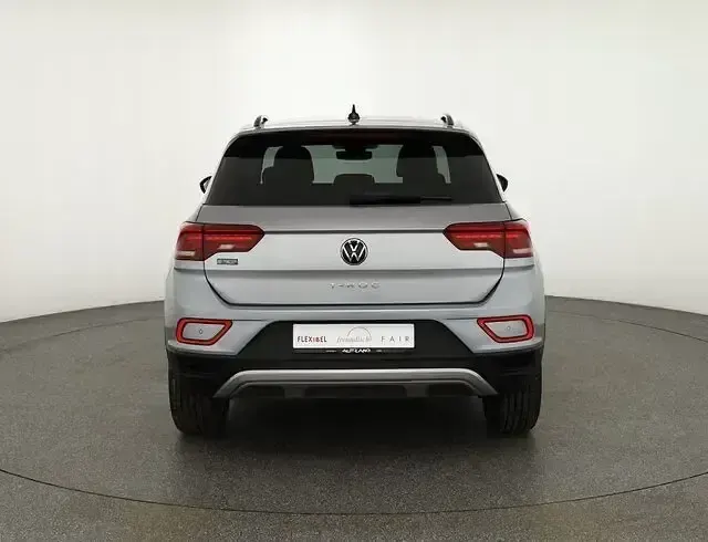 Second-hand VW T-Roc 150 CP (110 kW) 2025 Argintiu SUV