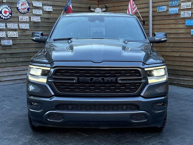 Gebraucht Dodge Ram 401 PS (294 kW) 2021 Grau Pickup