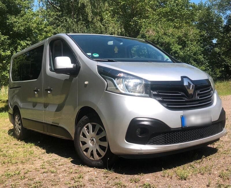 Silber Gebraucht 2016 Renault Traffic Van / Kleinbus | 11.900 € - Bild 1/4