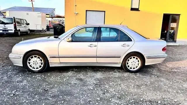 Gebraucht Mercedes E240 Elegance 170 PS (125 kW) 2000 Silber Limousine