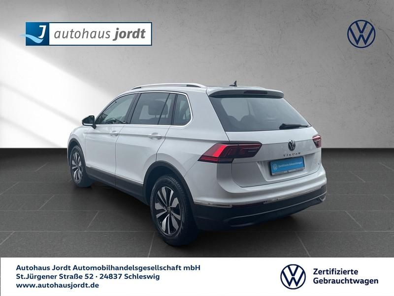 Gebraucht VW Tiguan Move 150 PS (110 kW) 2023 Pruewhite SUV