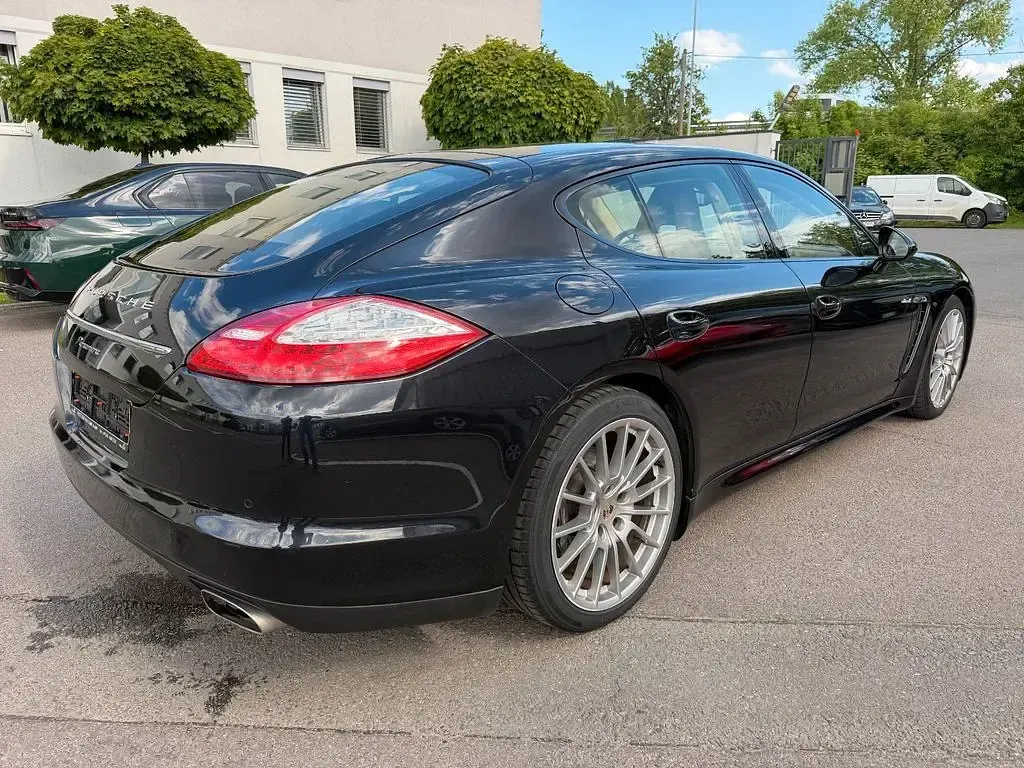 Occasion Porsche Panamera 250 ch (183 kW) 2012 Noir Citadine