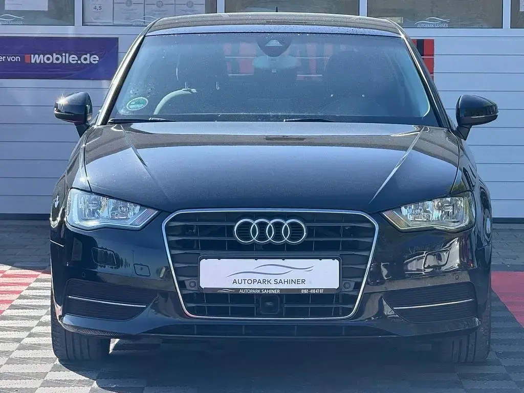 Gebraucht Audi A3 Attraction 105 PS (77 kW) 2014 Schwarz Limousine