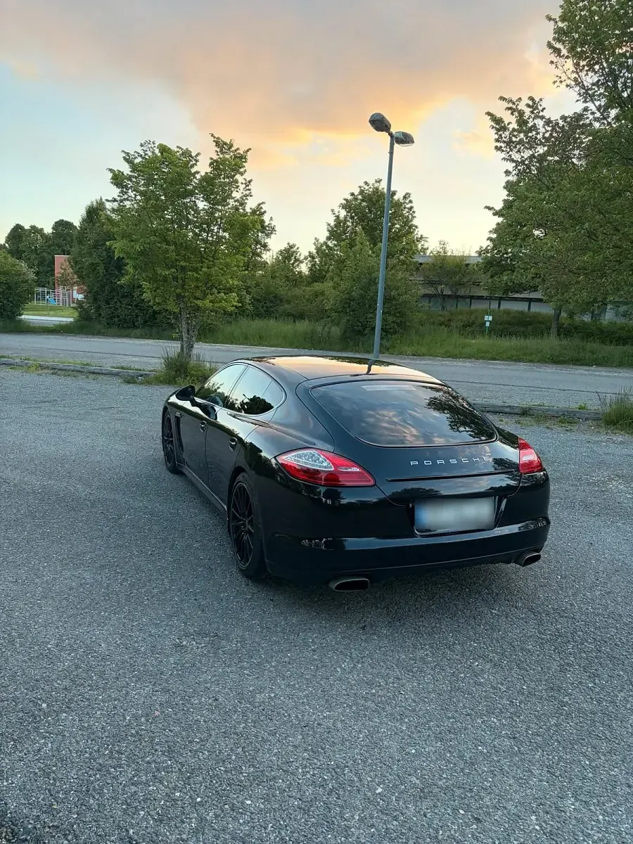 Gebraucht Porsche Panamera 299 PS (219 kW) 2013 Schwarz Kleinwagen